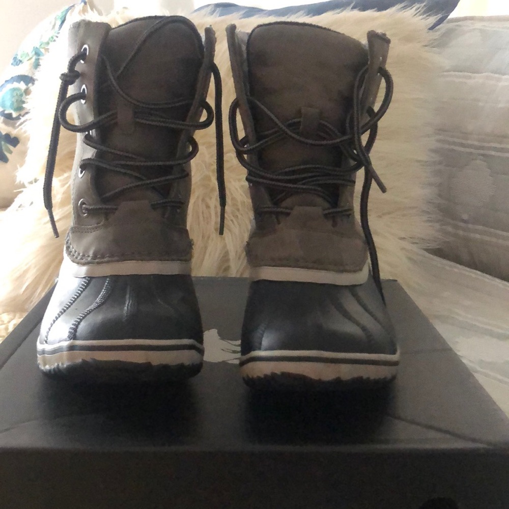 Sorel Slimpack Lace II size 9